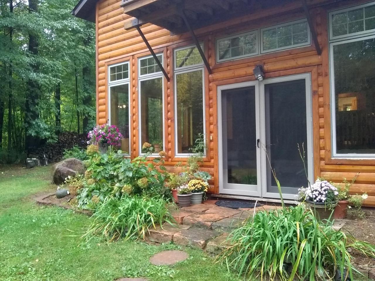 Bed And Breakfast Suite At The Wooded Retreat Pine City 외부 사진
